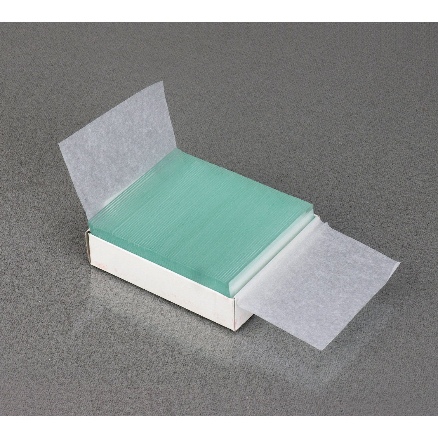 AmScope Carton of 3600 Pre-Cleaned Blank Microscope Slides and 5000 22x22mm Square Cover Glass - Image 3