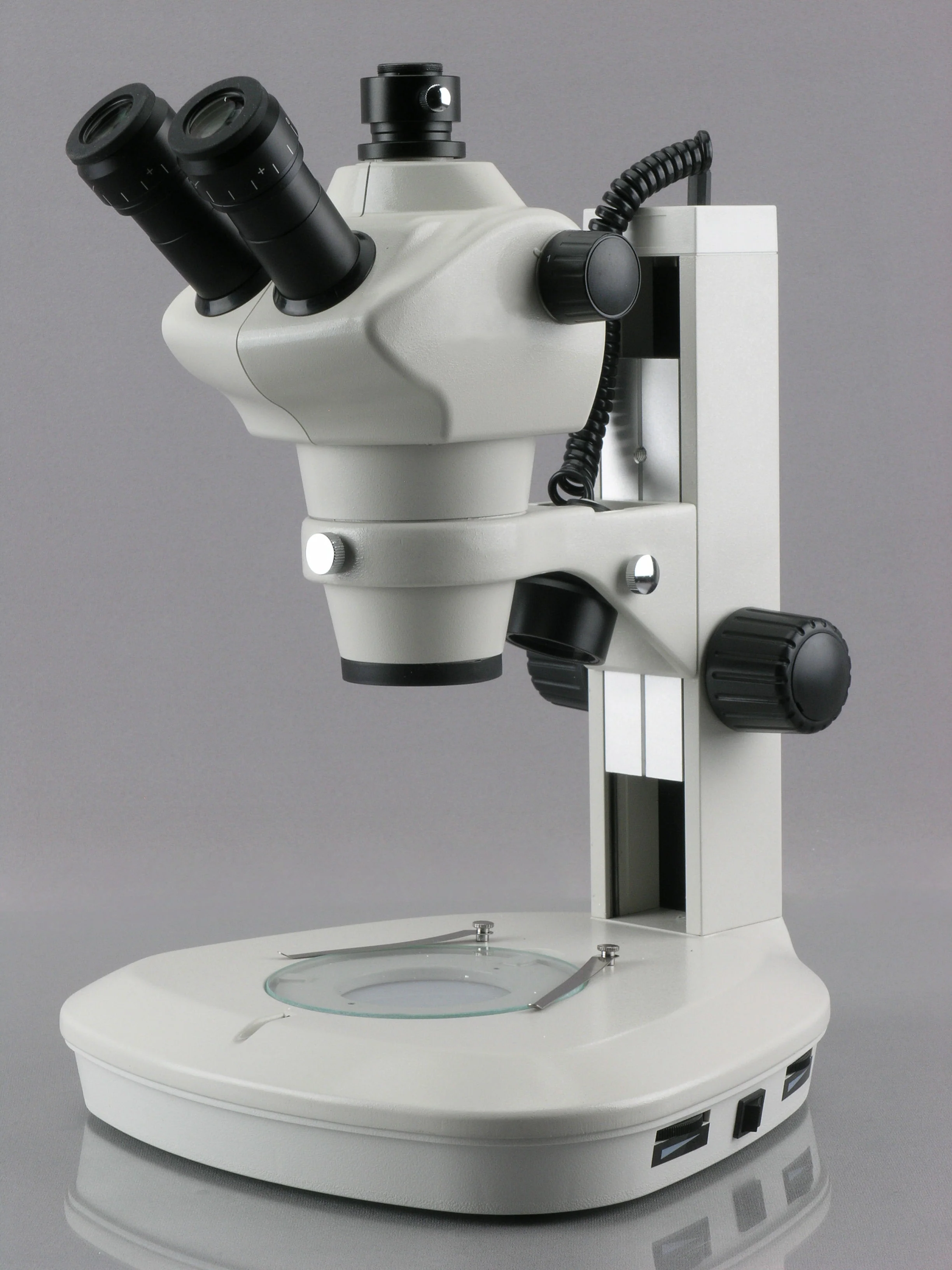 AmScope SF-2 Series Zoom Trinocular Stereo Microscope 8X-50X Magnification onTrack Stand with 2 LED Lights & 720p Wi-Fi Camera - Image 4