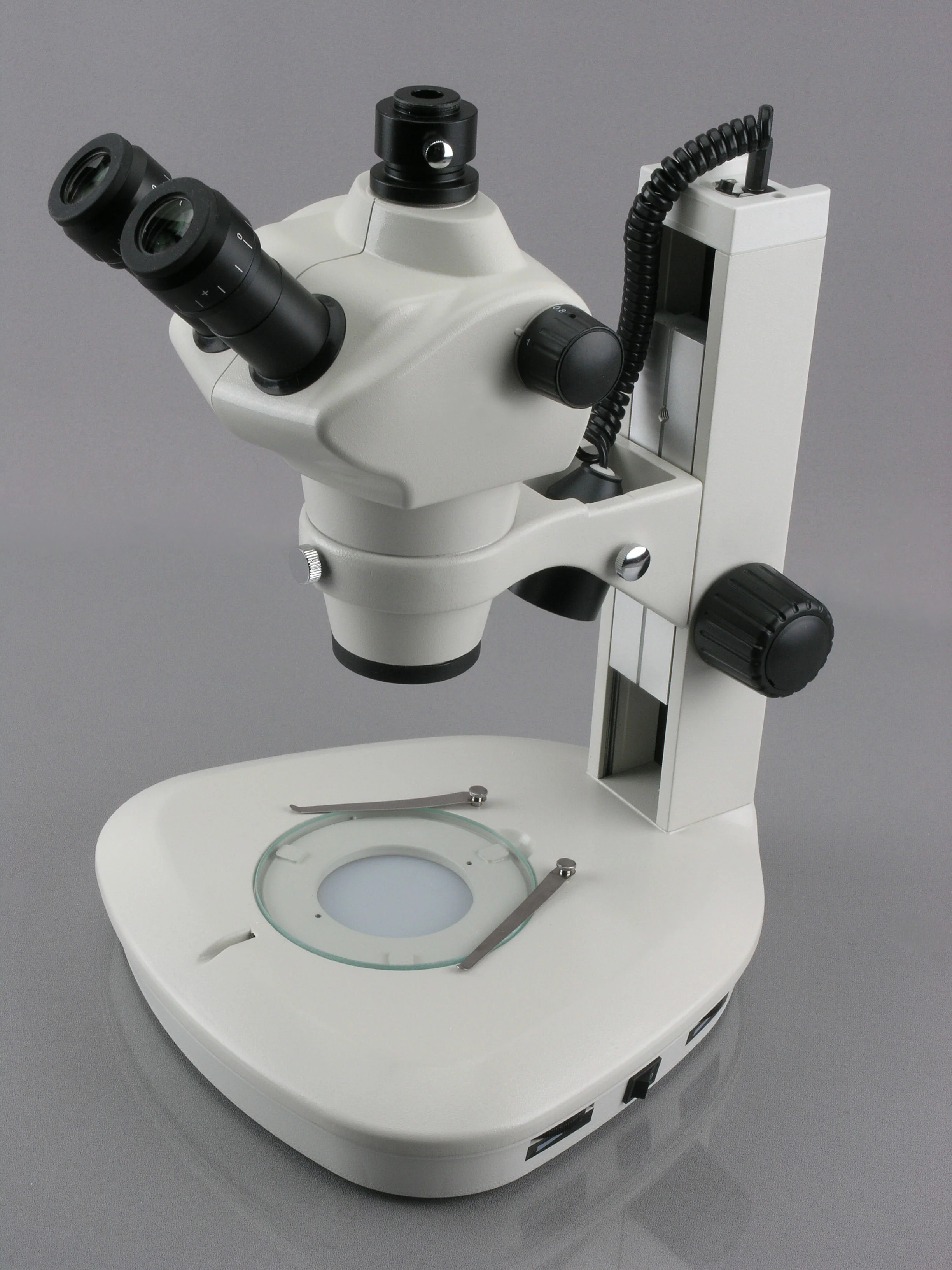 AmScope SF-2 Series Zoom Trinocular Stereo Microscope 8X-50X Magnification onTrack Stand with 2 LED Lights & 720p Wi-Fi Camera - Image 7