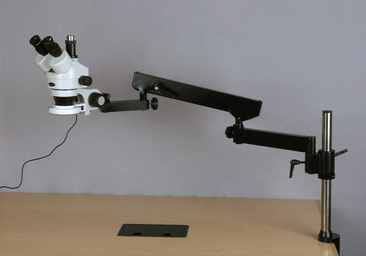 AmScope SM-8T Series Simul-Focal Zoom Stereo Microscope 3.5X-90X Magnification on Articulating Arm With 144-LED + 5MP Camera - Image 9